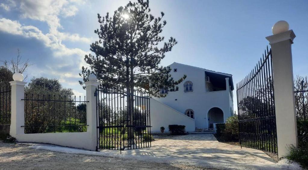 Litheres Kouros Apartments מראה חיצוני תמונה